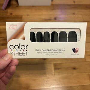Color Street “Midnight in Manhattan” Nail Strips